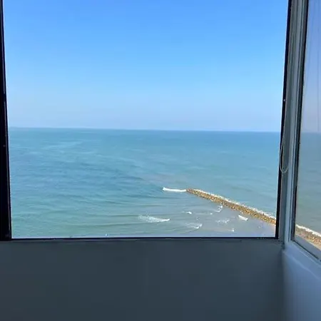 360° Sea View Penthouse 17° Floor, Apartamento *