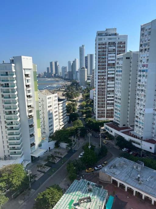 360° Sea View Penthouse 17° Floor, Apartamento *